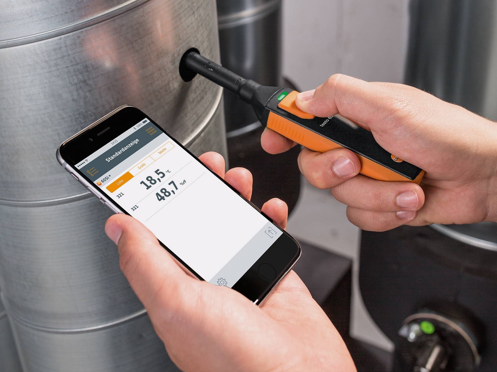 Air humidity meter with connectable probes