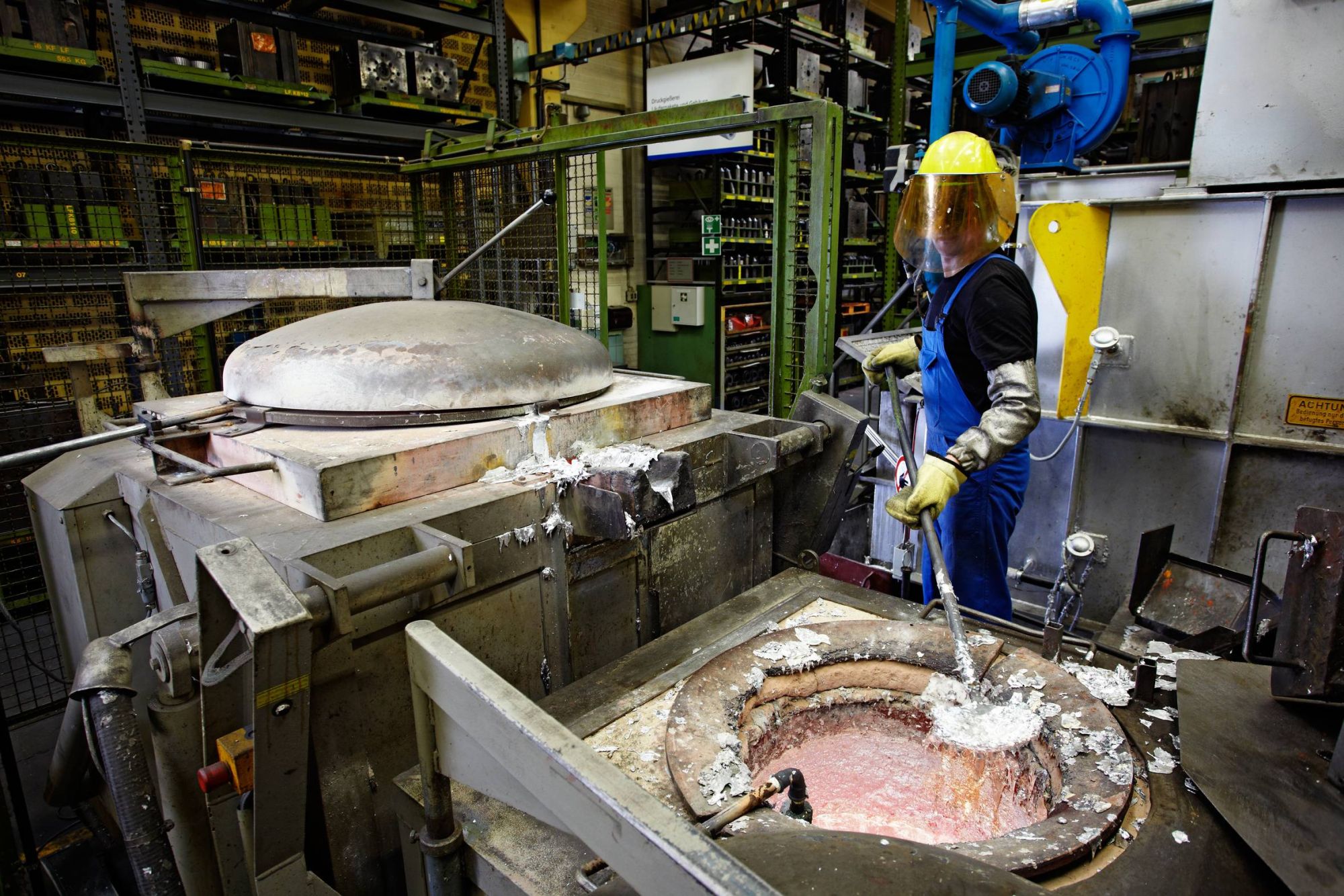 Facharbeiter Aluminium Werk.jpg