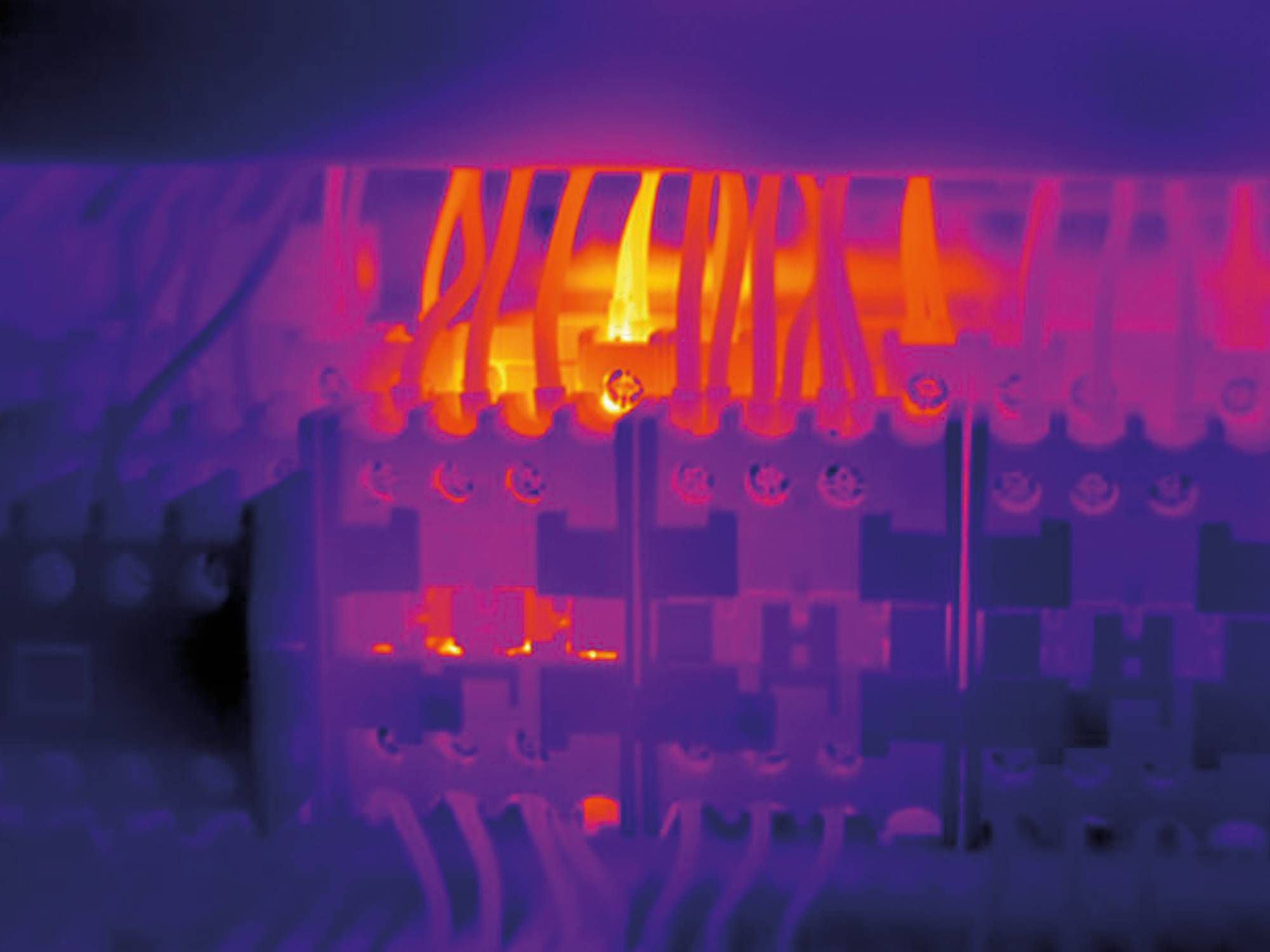 testo 871: Умная термография для профессиональных задач