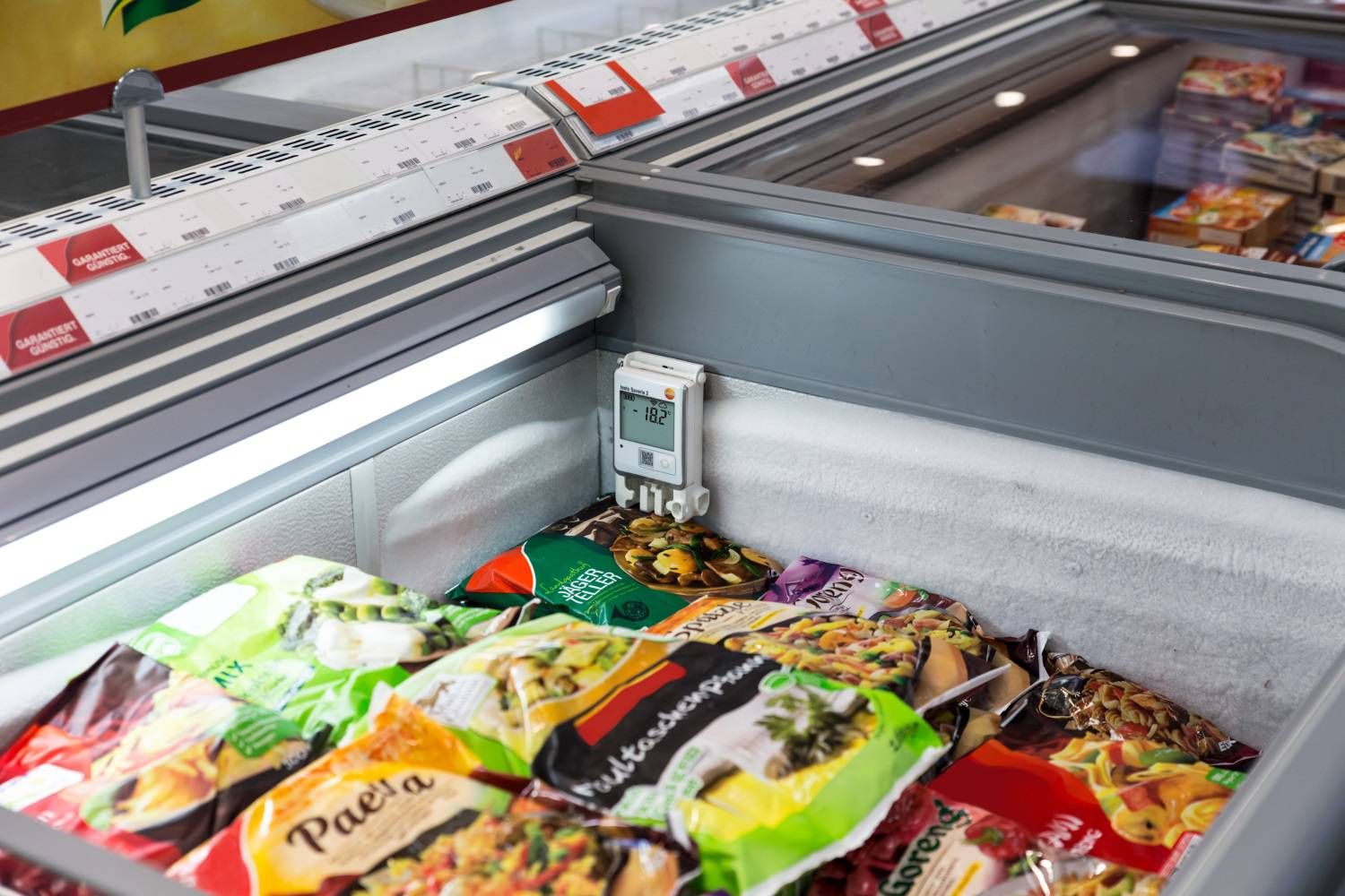 temperature-monitoring-supermarket-8-eu.jpg