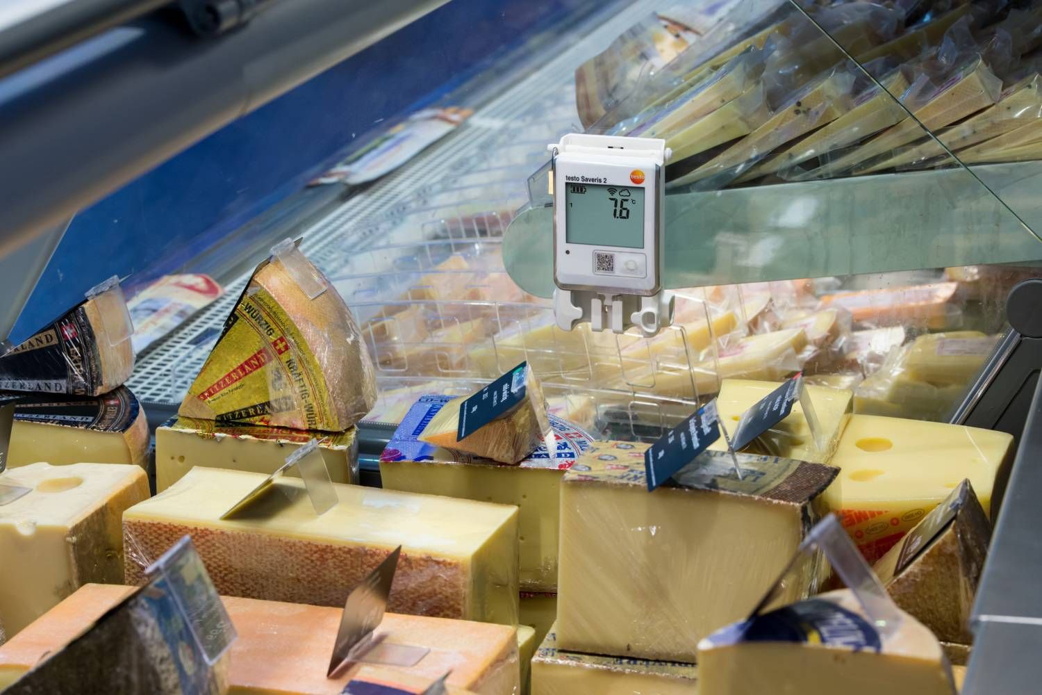 temperature-monitoring-supermarket-5-eu.jpg